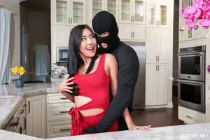 Cô gái trẻ nhảy múa đẹp nhất! Có người gõ cửa và tôi sợ đến nỗi không dám quan hệ. .