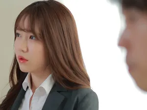 Em thư ký bị quản lý bắt uống say với đối tác rồi đưa vào khách sạn